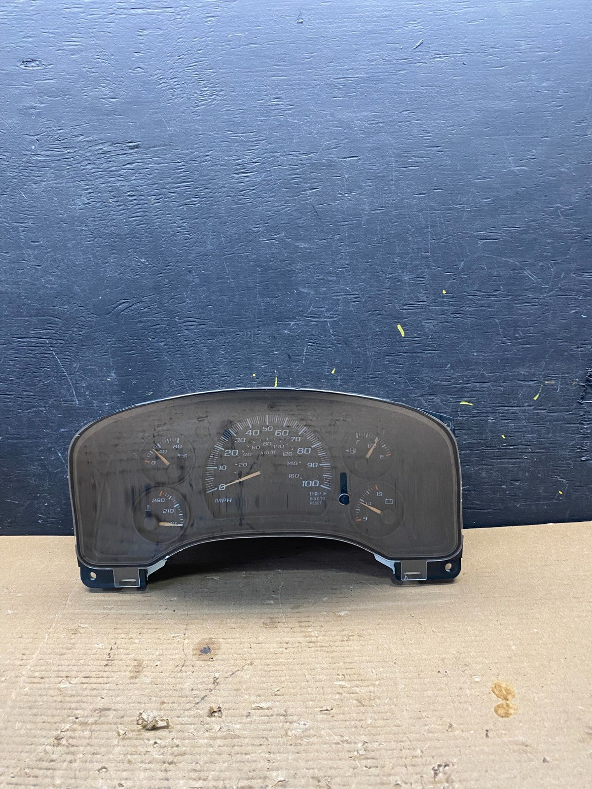 2004 to 2007 Chevrolet Express Speedometer Cluster Gauge R26290