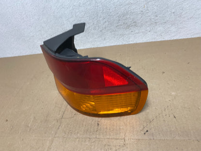 2002 2003 2004 Honda Odyssey Right Passenger Side Tail Light AE6760 DW1