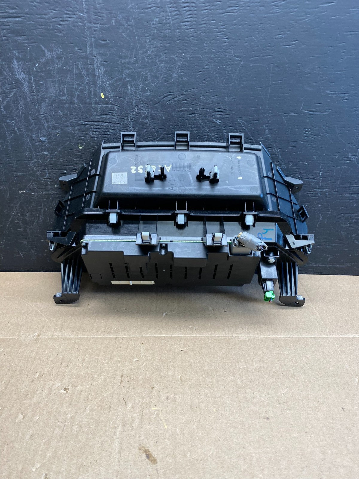 2009 to 2012 Honda Pilot Information Display Screen AC6252 DG6