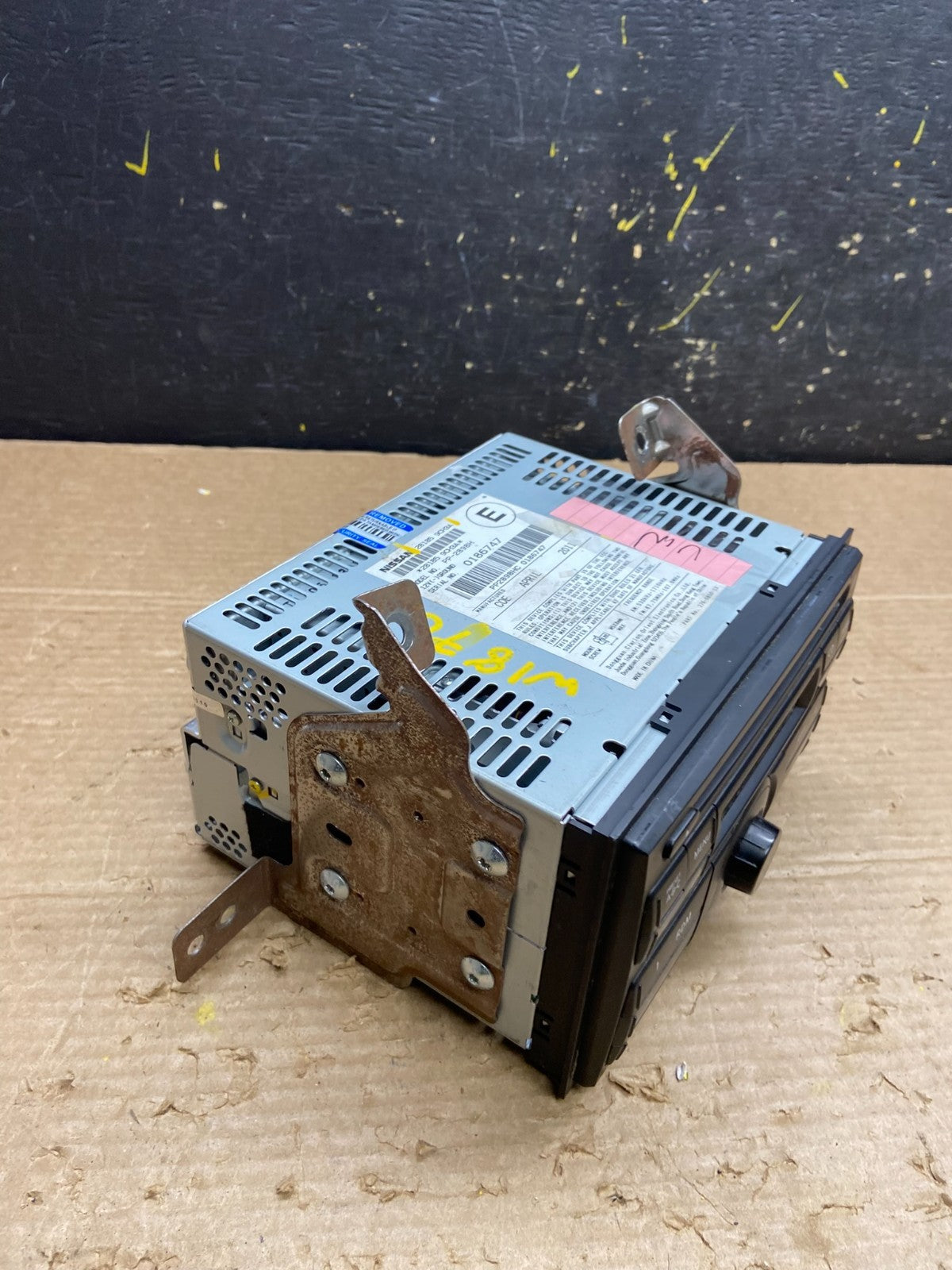2008 2012 Nissan Pathfinder Armada AM FM CD Radio Receiver OEM W1870 DG1