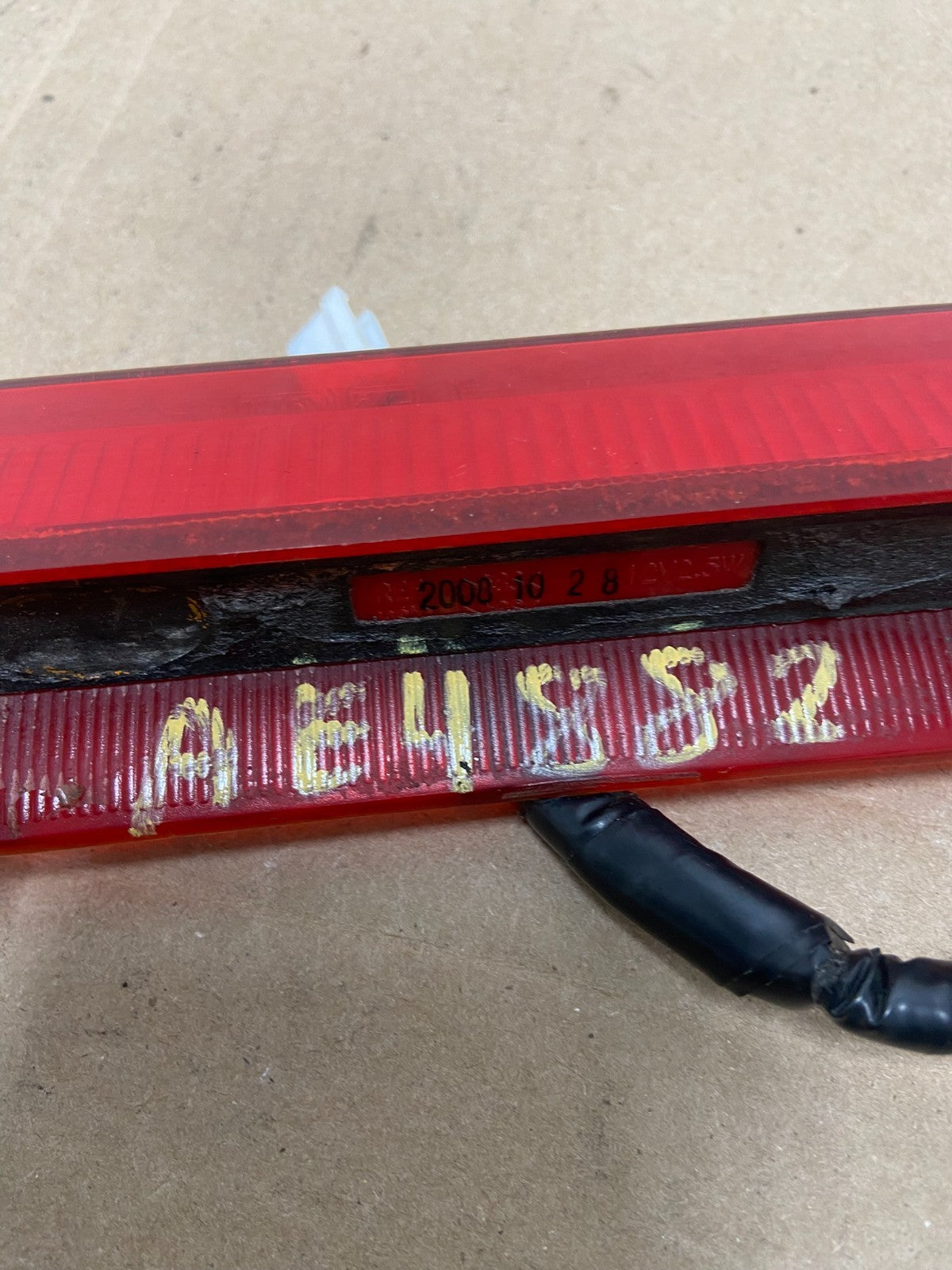 2005 to 2011 Hyundai Accent Trunk Lid Hatch 3rd Brake Light AE4882 DG6