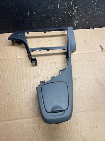 2010 to 2015 Toyota Prius 1.8L Gear Shifter Trim Panel Radio Bezel y2360 G0