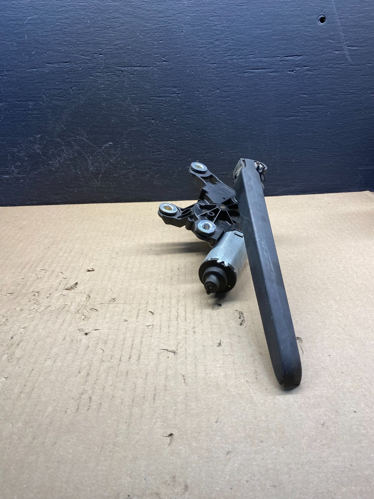 2007 to 2015 Audi Q7 Rear Windshield Washer Wiper Motor ac0796 DG2