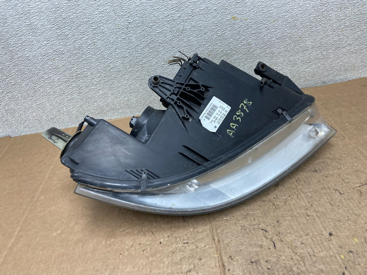 2001-2005 Volkswagen Passat Left Driver LH Halogen Headlight Oem AA3878 DW8
