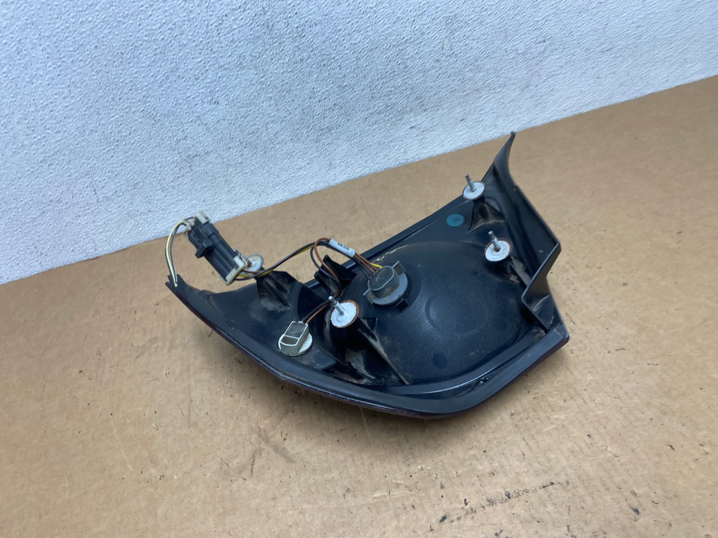 2000 - 2005 Chevrolet Impala Left Driver Lh Side Tail Light AAAD4752 LK6