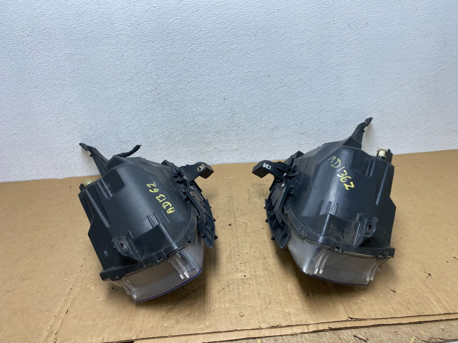 2011 to 2015 Chevrolet Cruze Halogen Left+Right Set Headlights AD1362 DW10