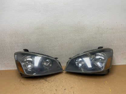 2005 to 2006 Nissan Altima Left+Right Side Set Halogen Headlights OEM Z9335 DW0