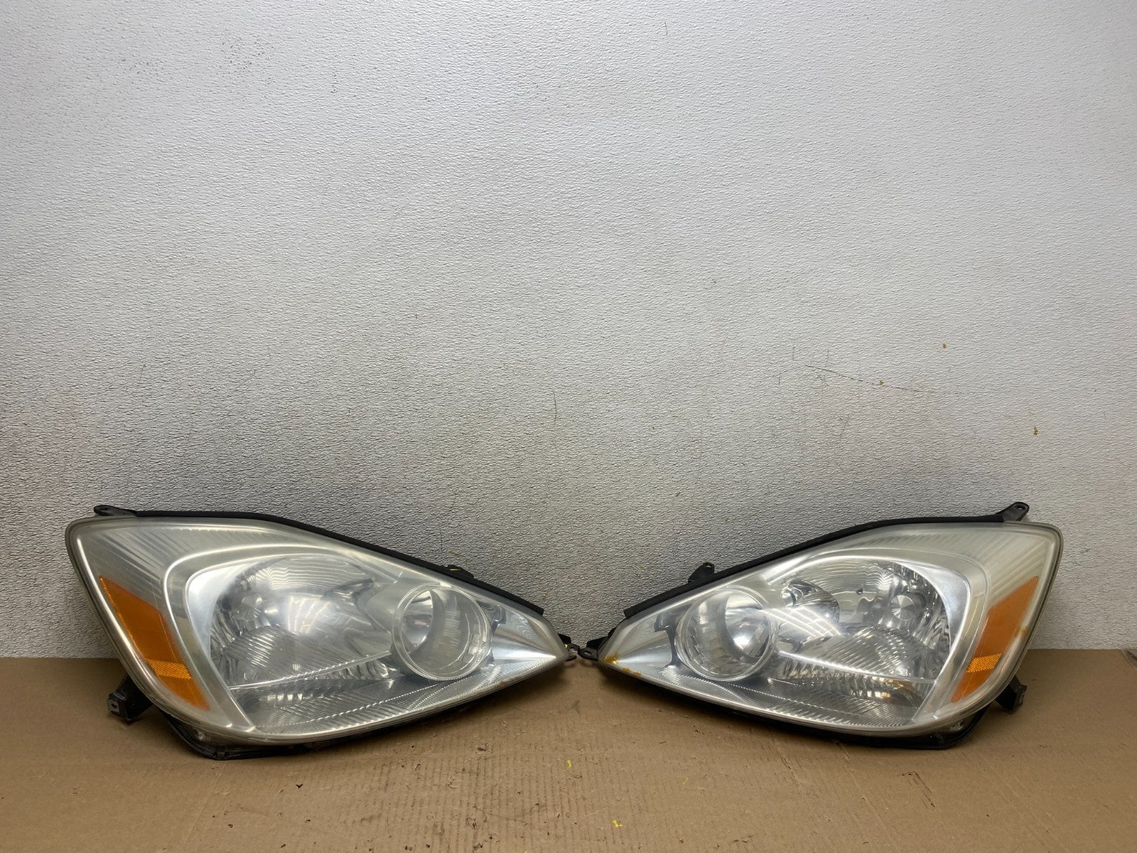 2004 2005 Toyota Sienna Left+Right Set Side Halogen Headlights R8192 DW0