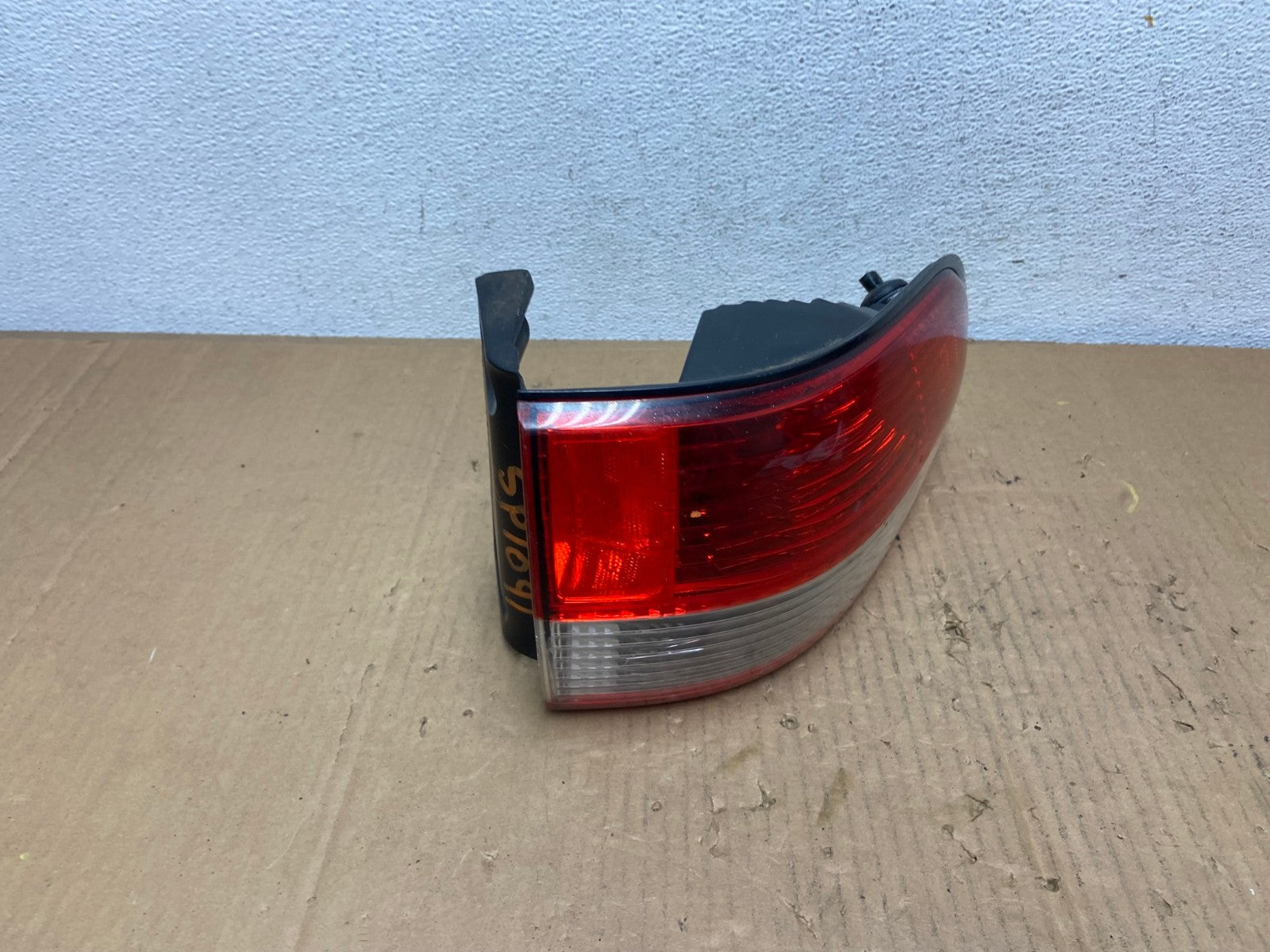 2001 2002 2003 Toyota Sienna Right Passenger Rh Side Tail Light AD1012 LK2