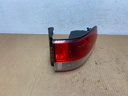 2001 2002 2003 Toyota Sienna Right Passenger Rh Side Tail Light AD1012 LK2