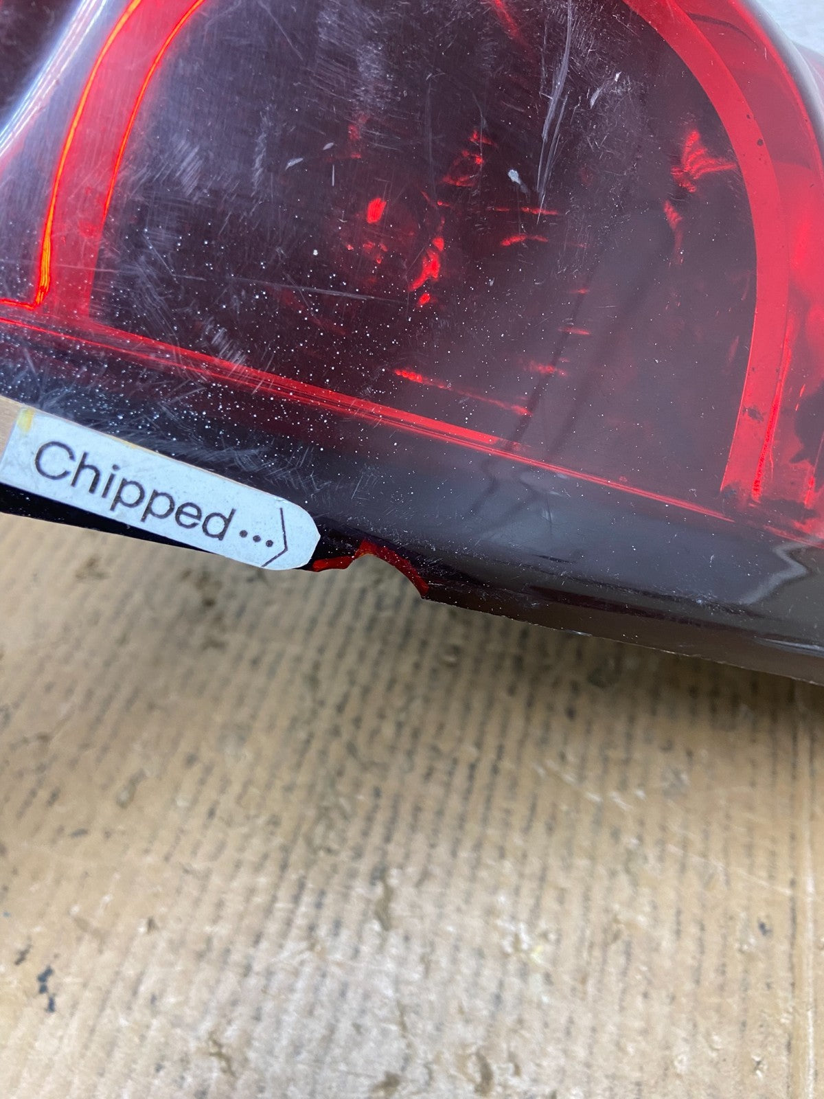 2003-2006 Chevrolet Silverado Right Passenger RH Side Tail light AE1661 DW4