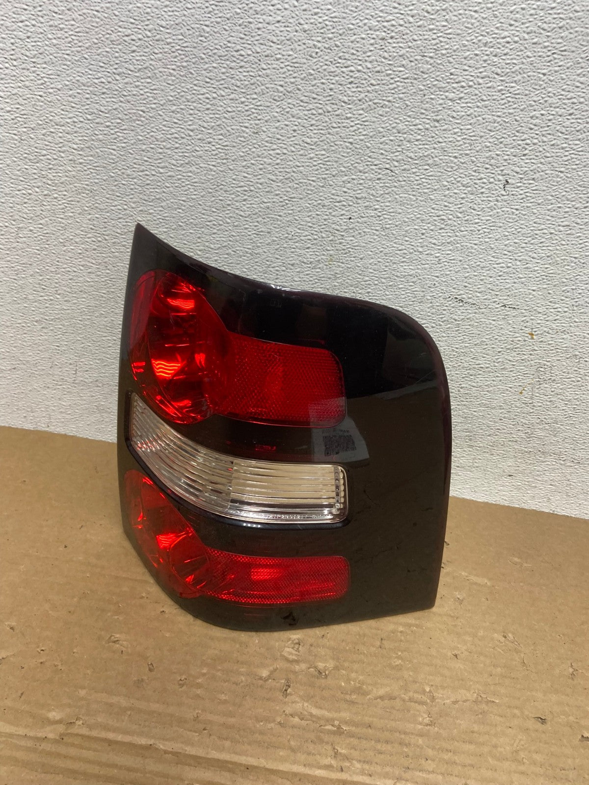 2006 to 2010 Ford Explorer Right Passenger Side Tail light AD3973 LK0