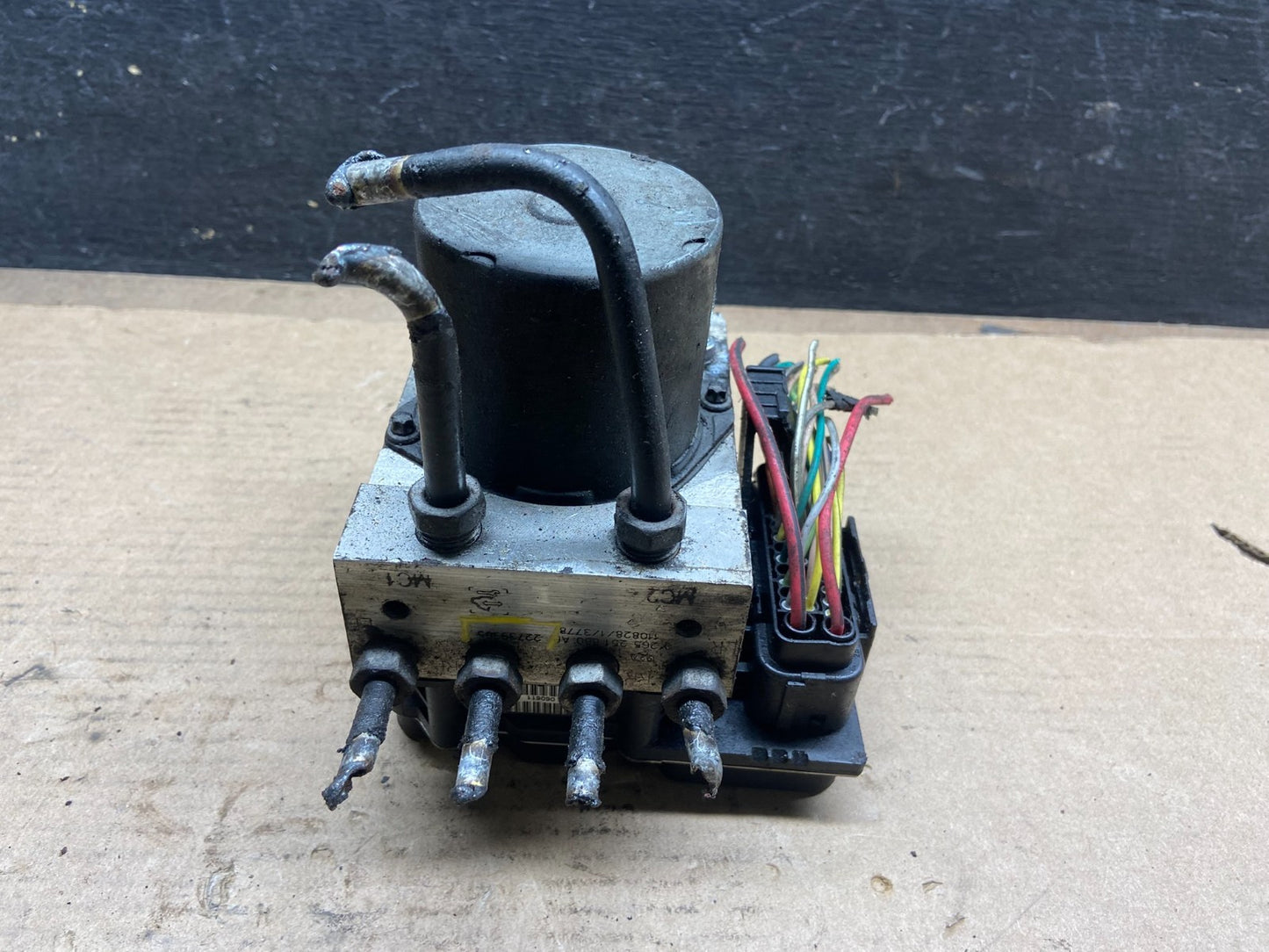 2012 GMC Yukon ABS Anti Lock Brake Pump Q1421 DG3
