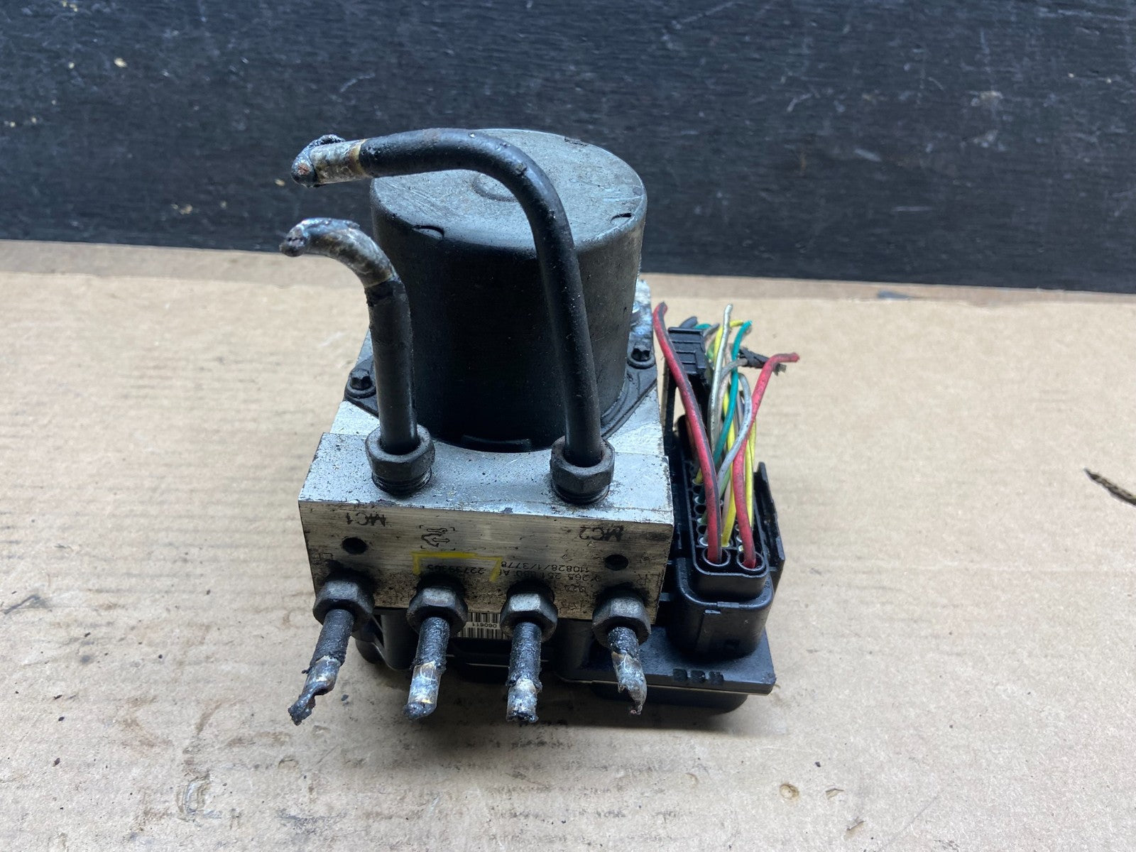 2012 GMC Yukon ABS Anti Lock Brake Pump Q1421 DG3