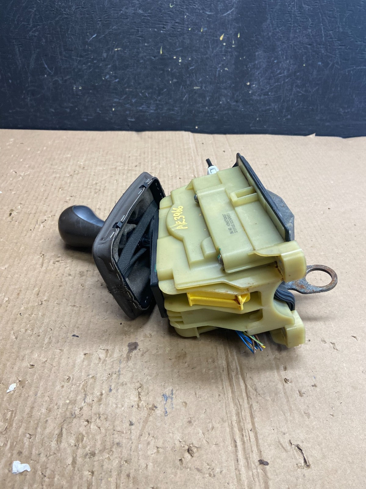 2008 - 2011 Mercedes W204 C350 C300 C250 Center Console Shift Shifter AE3966 DG3