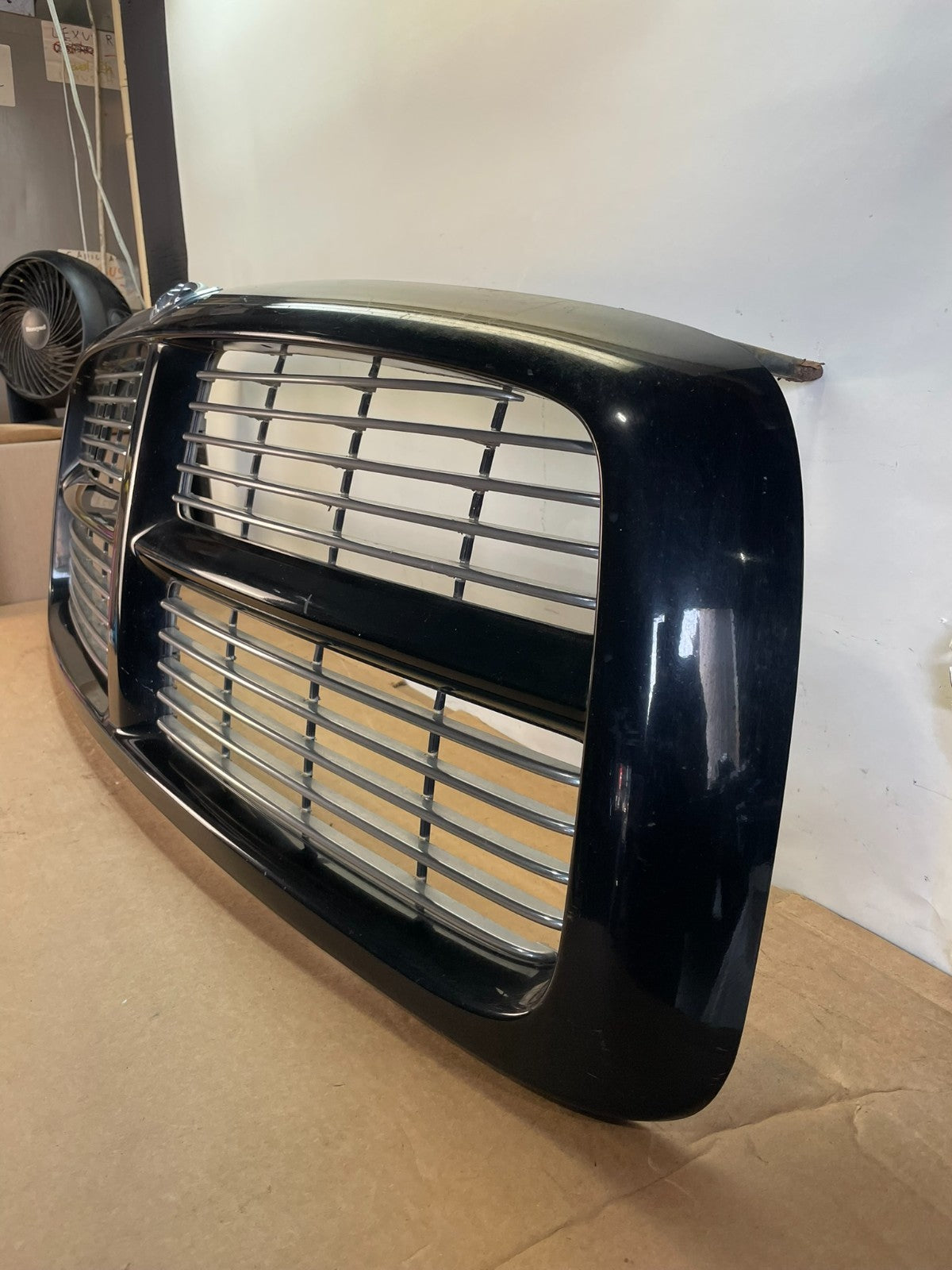 2002 2003 2004 2005 Dodge Ram 1500  Upper Front Grill Grille AG0844 DG1