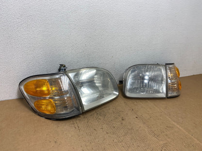 2001-2004 Toyota Sequoia Left+Right Side Halogen Headlights AD0461 DW2