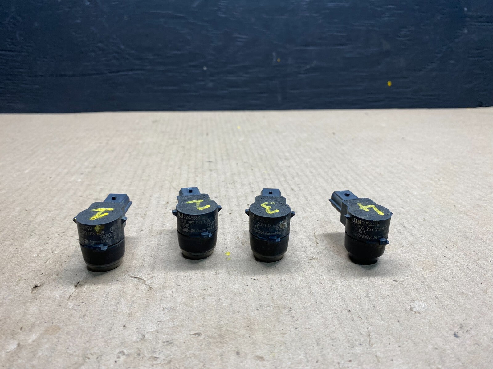 Chevrolet Cadillac Rear Bumper Parking Sensor 4 pcs E1886 Oem PS3