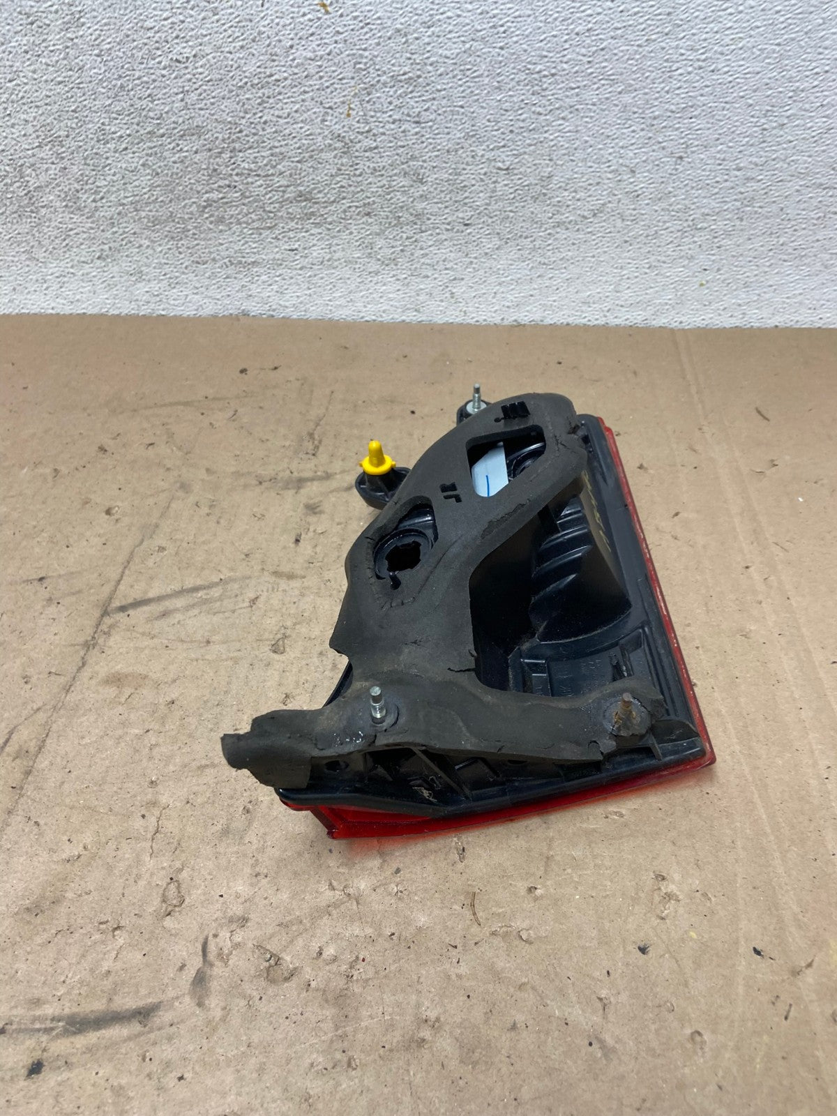 2010 - 2014 Subaru Outback Right Passenger RH Inner Tail Light AG4922 LK5