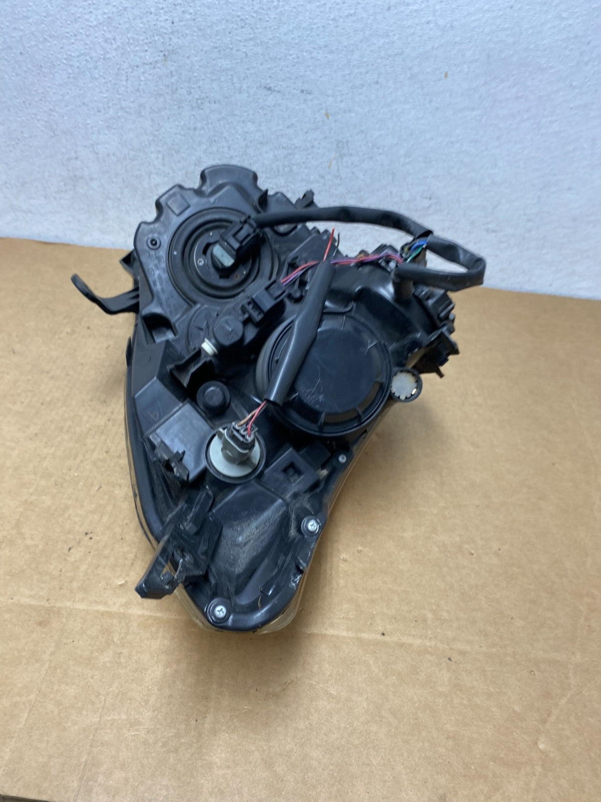 2008 to 2013 Nissan Rogue HID Xenon Headlight Left Driver Lh Side AD4544 DW9
