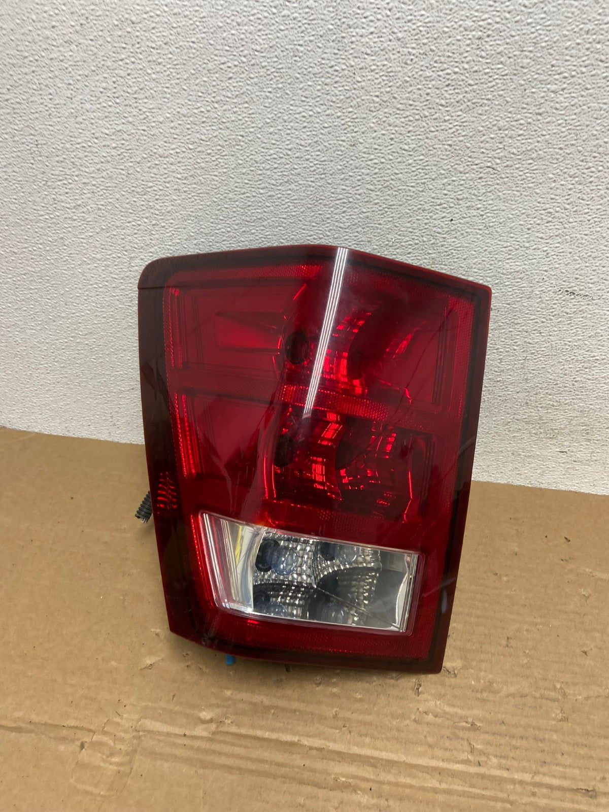 2005 to 2006 Jeep Grand Cherokee Left Driver Side Lh Tail Light AD3969 LK0