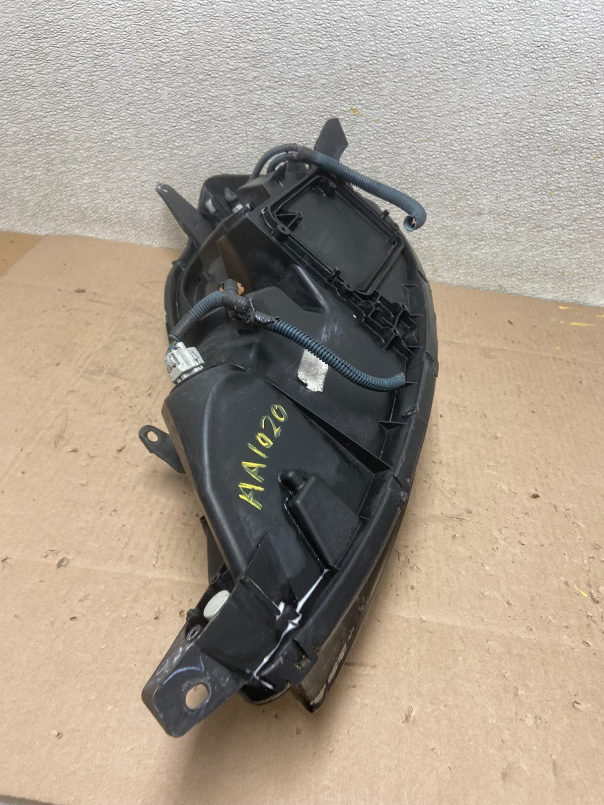 2006 to 2010 Toyota Sienna Right Passenger Rh Side Headlight Halogen AA1020 DW9