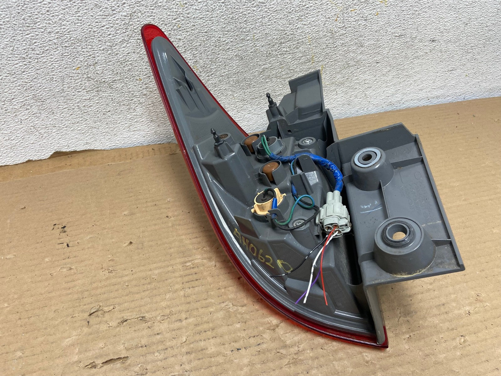 2011 to 2017 Nissan Quest Passenger Right Side Tail Light AH0620 LK3