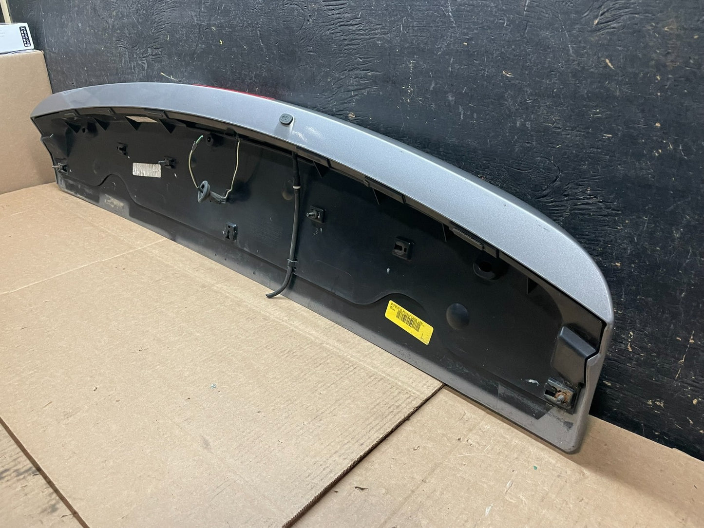 2011 to 2016 Chrysler Town & Country Rear Back Wing Spoiler y9318 DG8