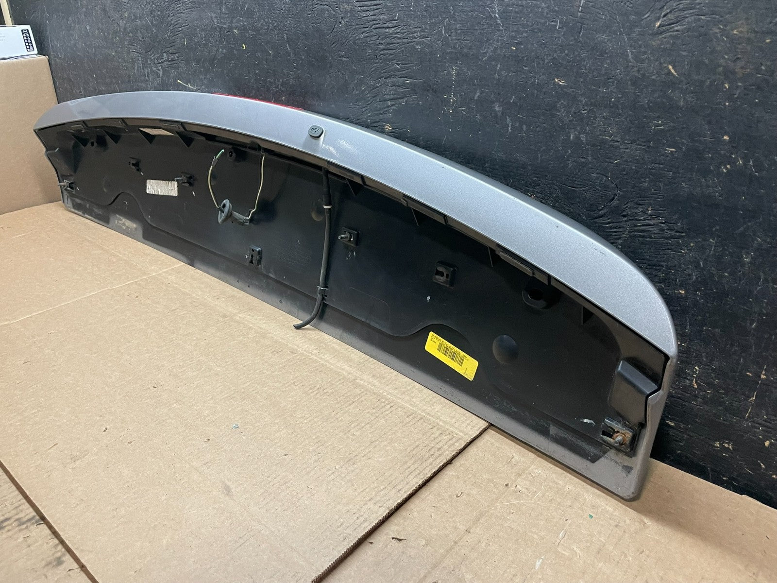 2011 to 2016 Chrysler Town & Country Rear Back Wing Spoiler y9318 DG8