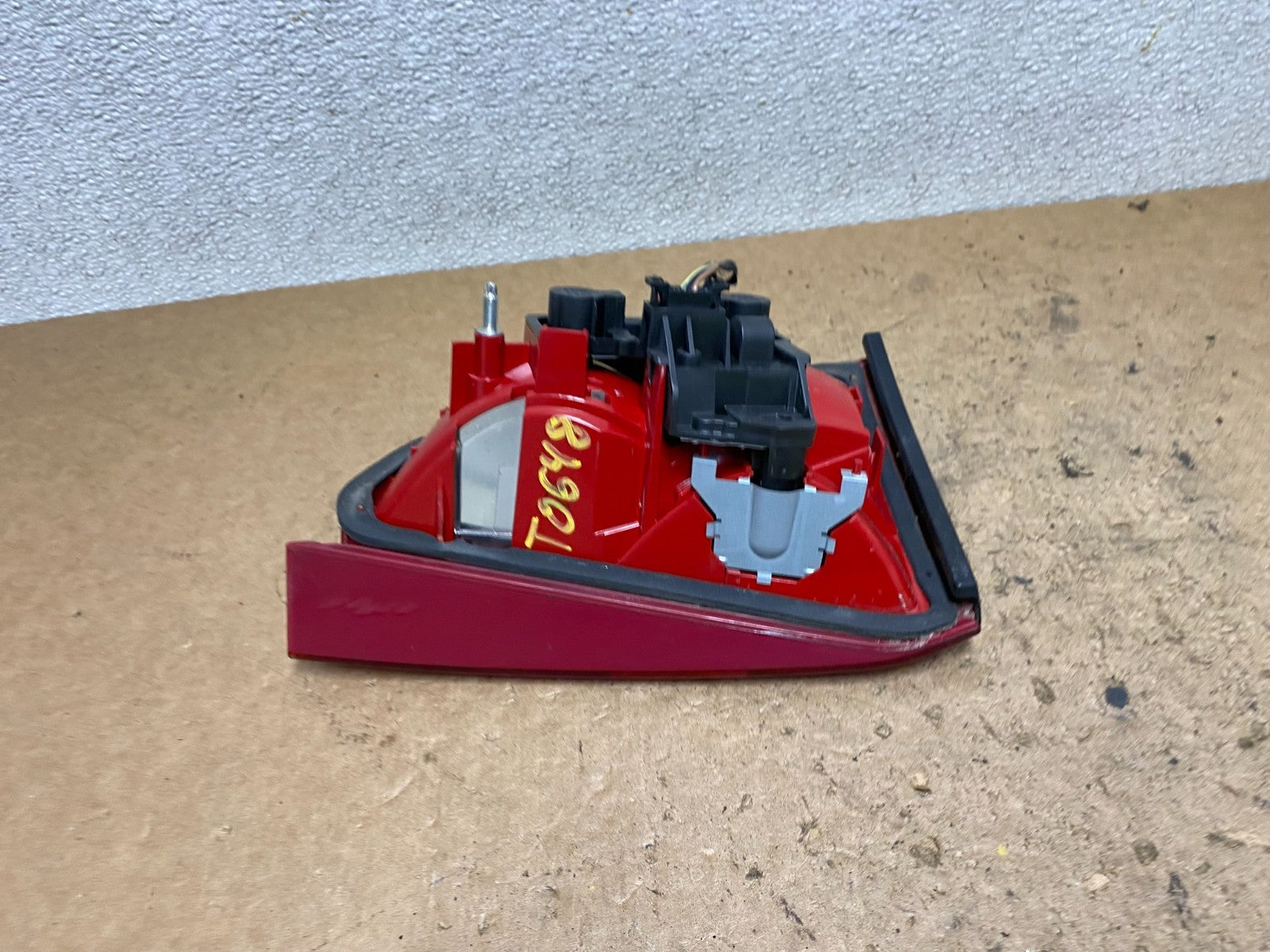2009 2010 2011 2012 Audi A4 Sedan Left Driver Side Inner Tail Light T0648 DW4
