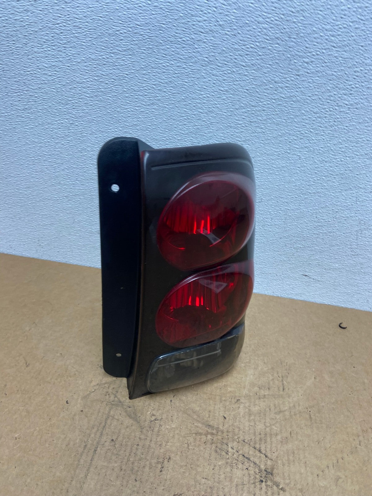 2002 to 2009 Chevrolet Trailblazer Right Passenger Rh Tail Light AC2908 LK2
