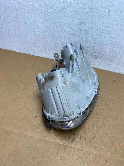 2002-2005 Hyundai Sonata Right Passenger Headlight Halogen AD4670 DW7