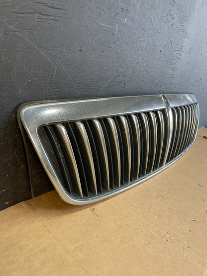 2002 to 2005 Hyundai XG350 Front Upper Grill Grille W/Emblem AE8373 DG2