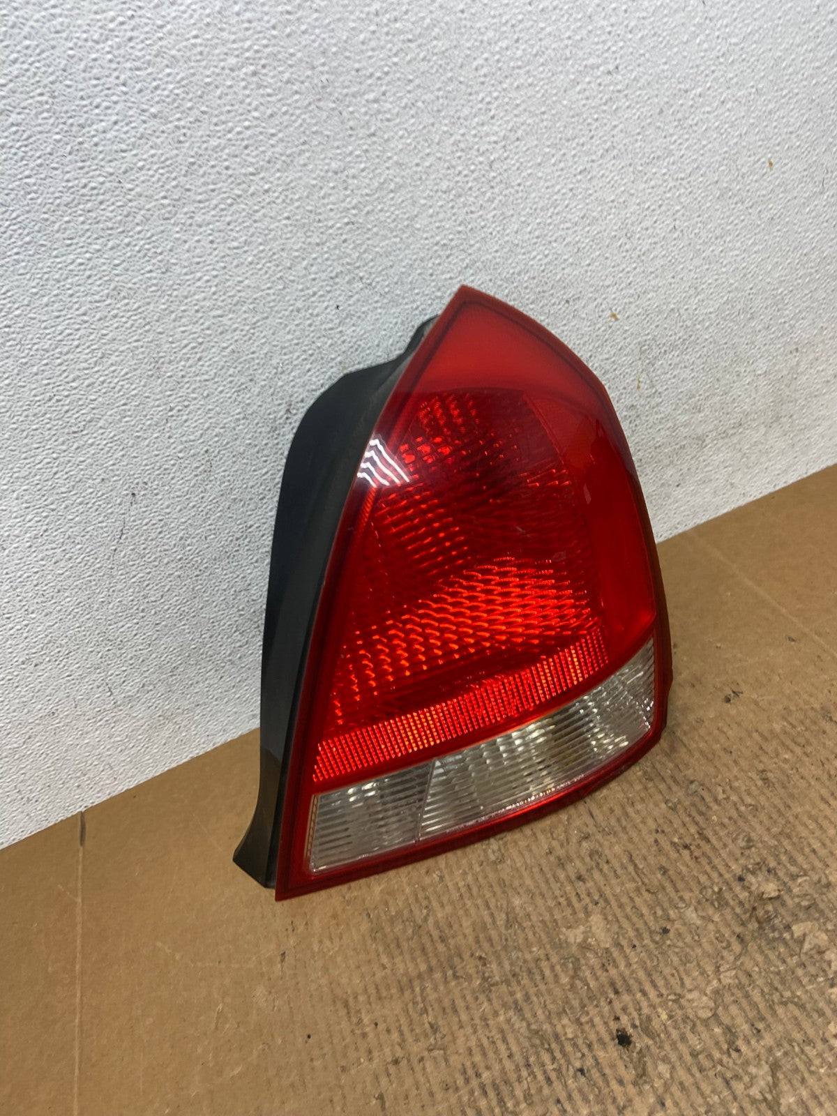 2001 2002 2003 Hyundai Elantra Right Passenger Rh Tail Side Light AE2761 LK2