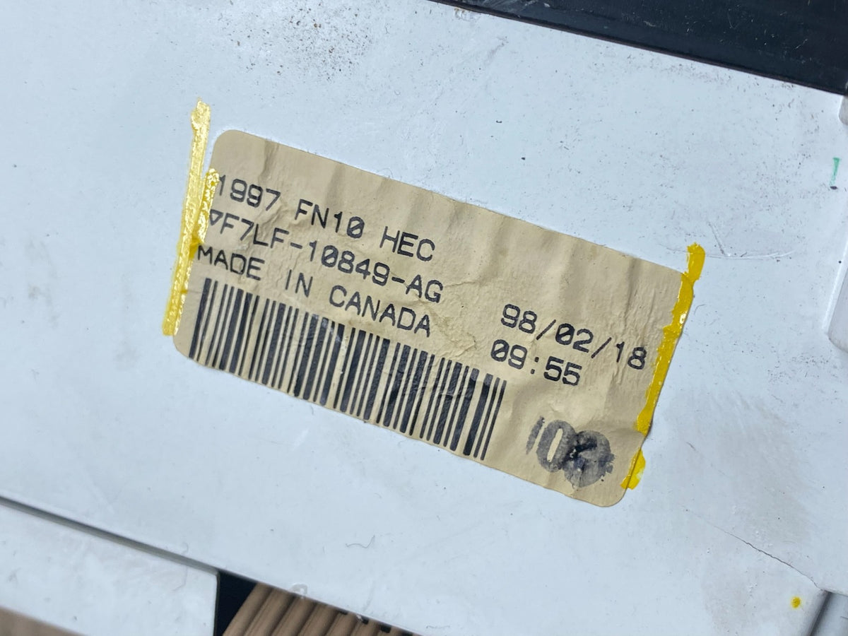 1997 to 1998 Lincoln Mark VIII Speedometer Gauge Cluster r2461 DG7