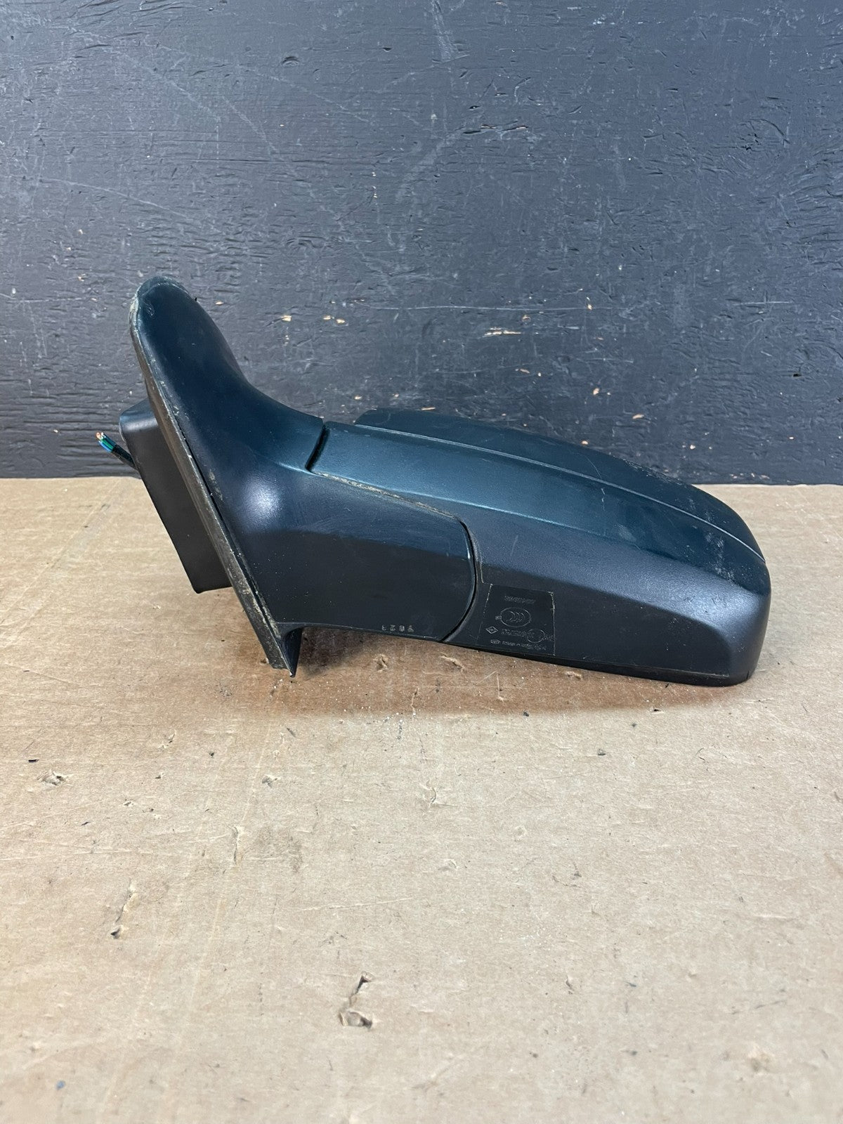 2003 to 2009 Kia Sorento Left Driver LH Door Mirror AE8547 DW3