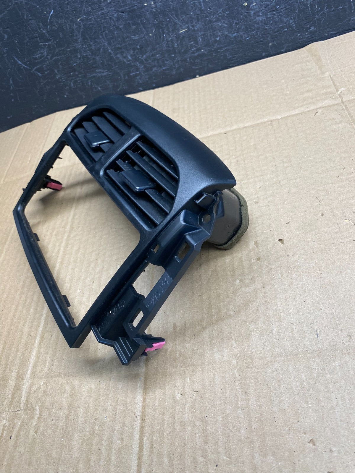 2004 to 2005 Toyota Rav4 Center Console Dash Radio Bezel Air Vent Trim AC9336 DG2