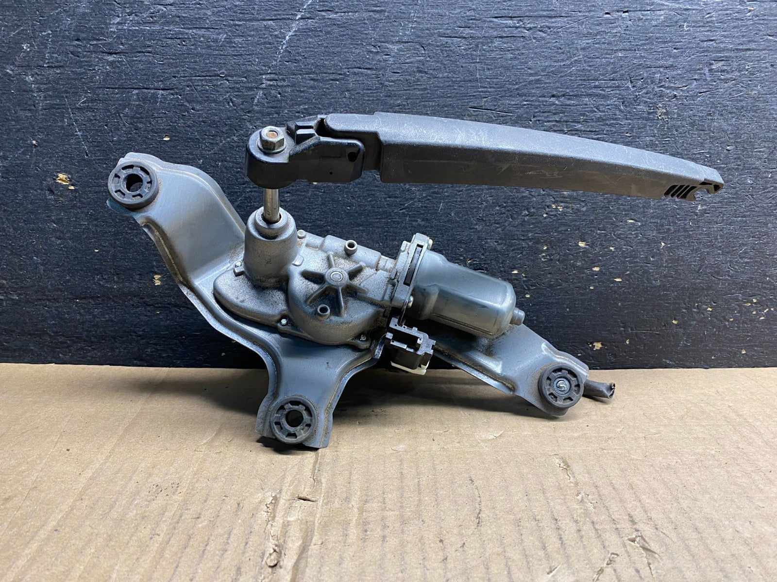 2012 to 2017 Mazda 5 Windshield Rear Wiper Motor AB0370 DG0