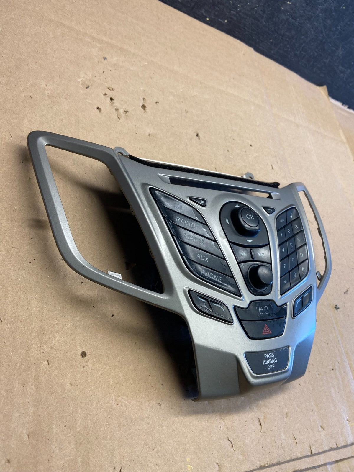 2011 2012 Ford Fiesta Dash Radio Control Panel Bezel AI3212 DG3
