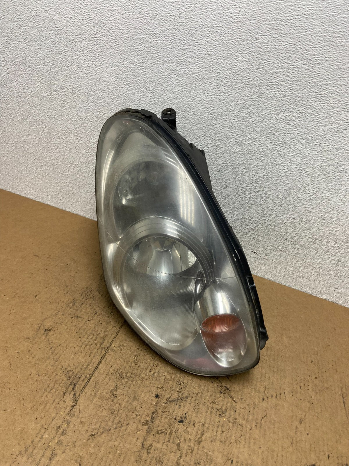 2005-2006 Infiniti G35 Right Passenger Hid Xenon Headlight Sedan Oem AC3714 DW0