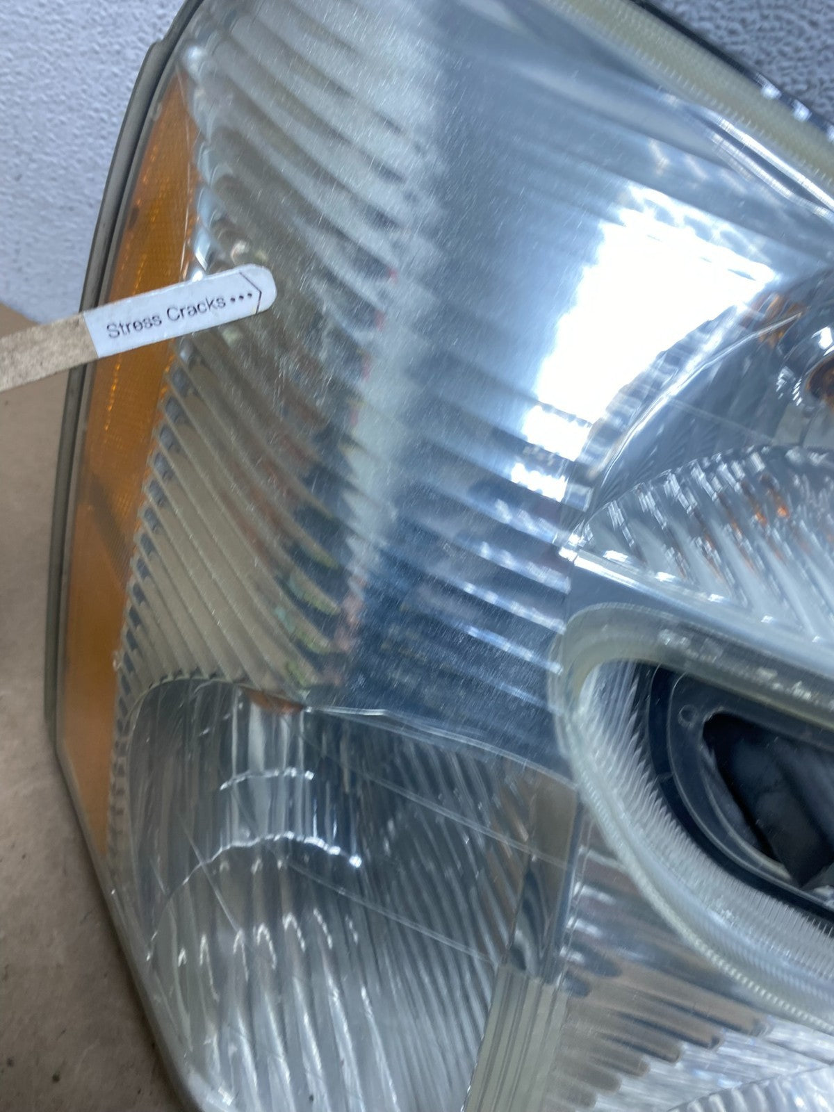 2005 to 2009 Chevrolet Equinox Right Passenger RH Halogen Headlight AE5982 DW4