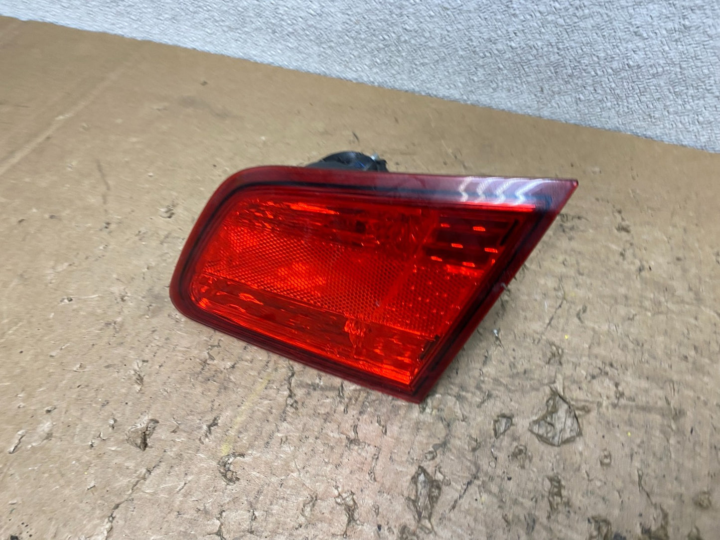 2010-2014 Subaru Legacy Right Passenger Rh Side Tail Light Inner Oem V8520 DW1