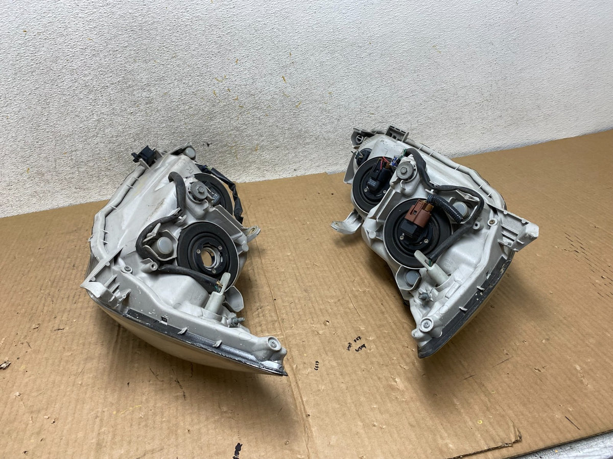 2005 to 2006 Toyota Camry Left+Right Side Set Halogen Headlights AI6631 DW10