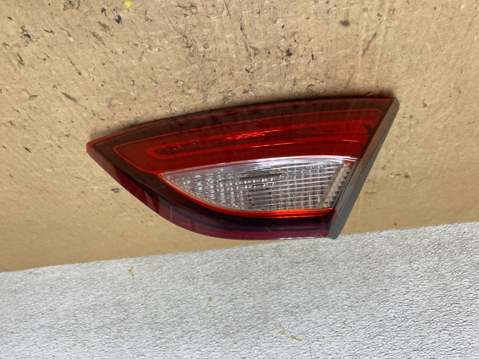 2015 to 2017 Chrysler 200 Sedan Right Passenger  Inner Tail Light Oem Q7875 DW0