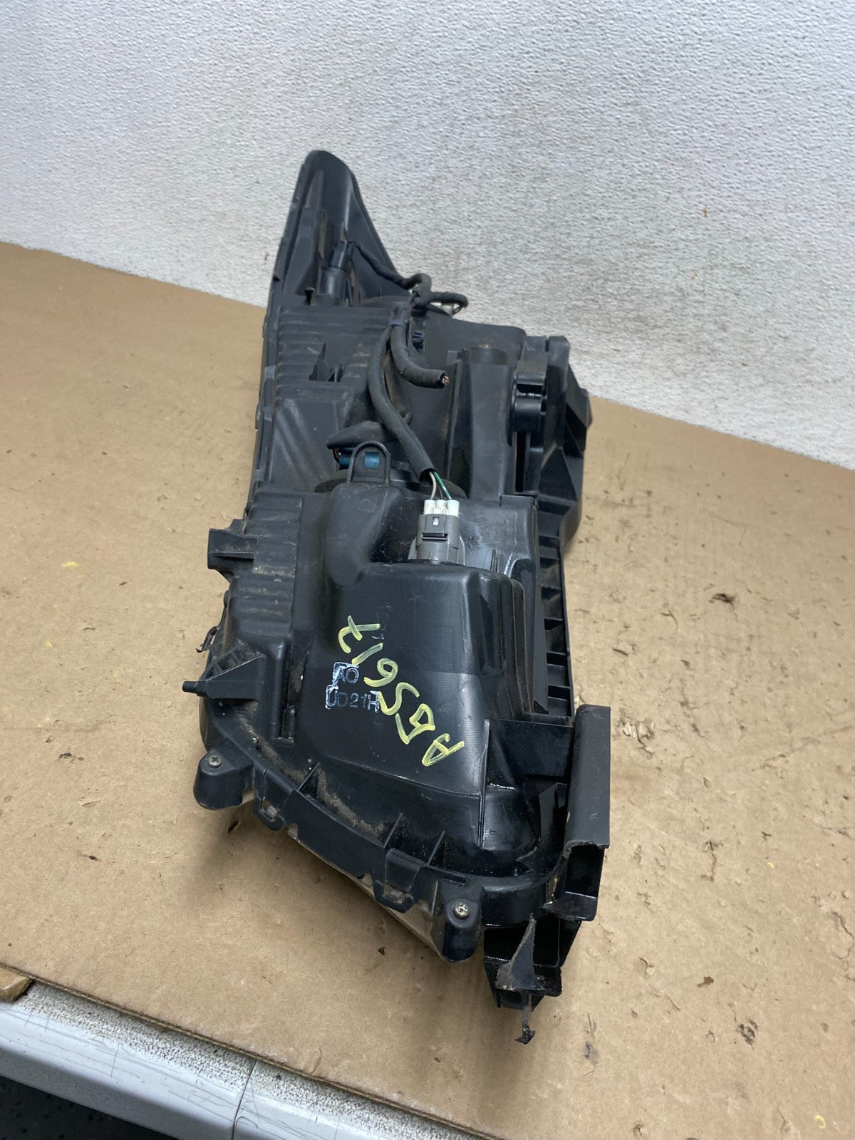 2008 to 2012 Honda Accord Sedan Right Passenger RH Headlight AG5617 DW10