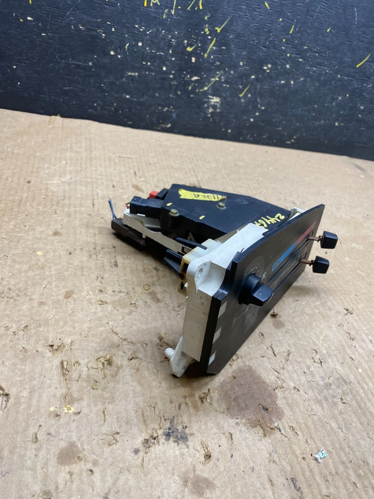 1998 to 2002 Honda Accord Radio CD Player Climate Control Switch z4467 DG1