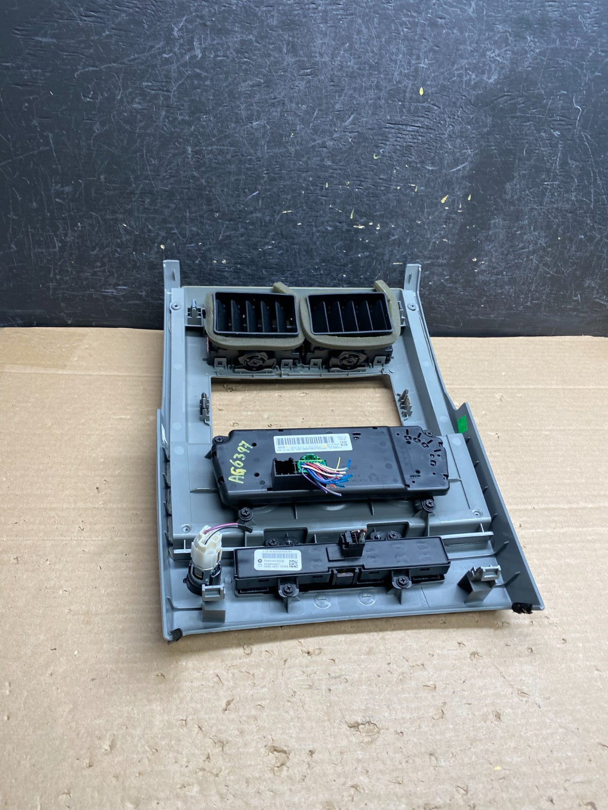 2008 to 2012 Jeep Liberty Dash Climate Temperature Control Radio Bezel AG6397 DG4