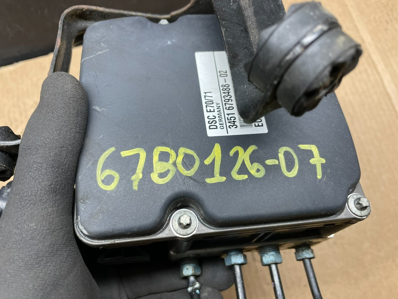 2007 to 2013 BMW X5 E70 ABS Anti-Lock Brake Pump Module OEM D8526 DG16