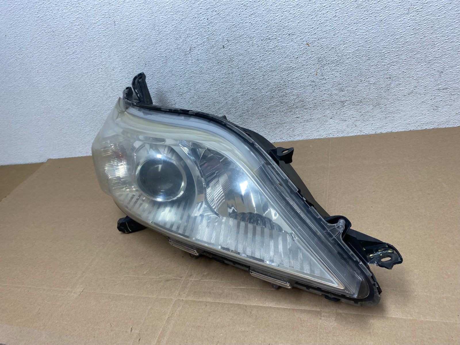 2011-2014 Toyota Sienna Right Passenger RH Halogen Headlight AE4851 DW1