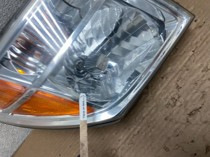 2005 to 2007 Nissan Pathfinder Halogen Headlight Right Passenger Oem AB1522 DW4